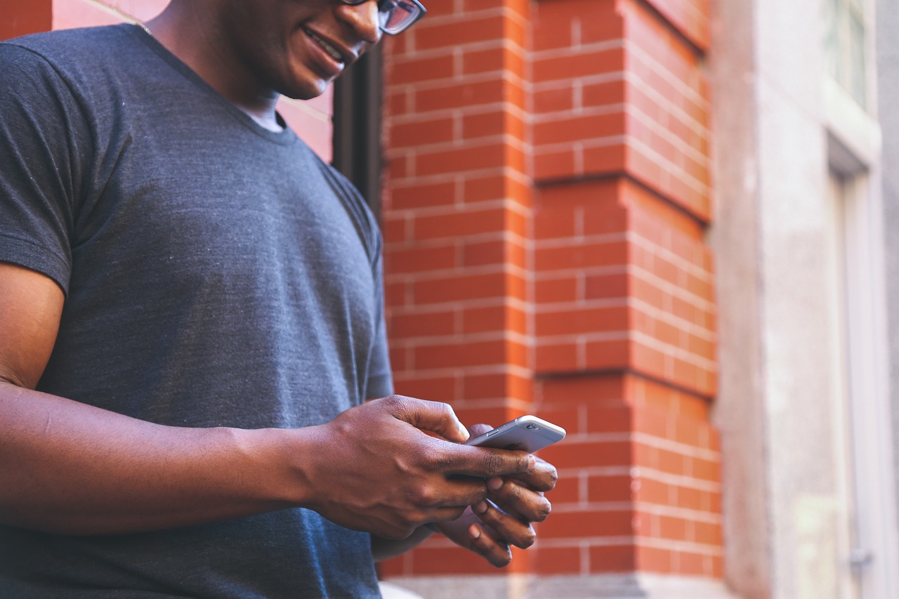 guy, man, texting-2609815.jpg